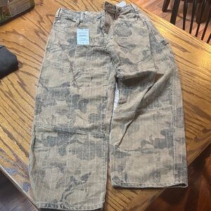 Zara Tan Camo/Floral Cargo Pants
